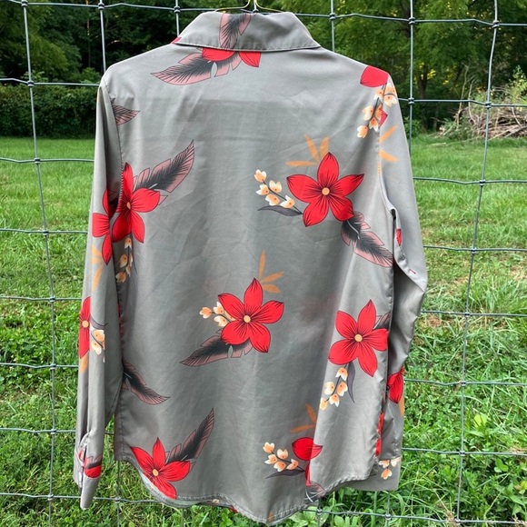 Women’s button up blouse, floral - Picture 4 of 5